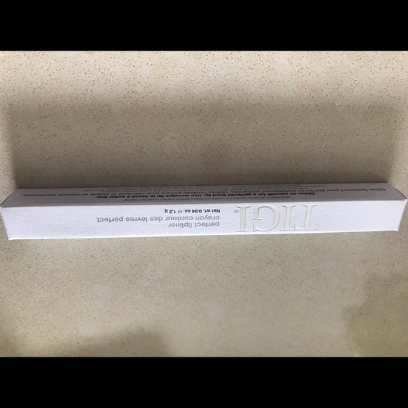 Eyeshadow - Picture 6 of 6